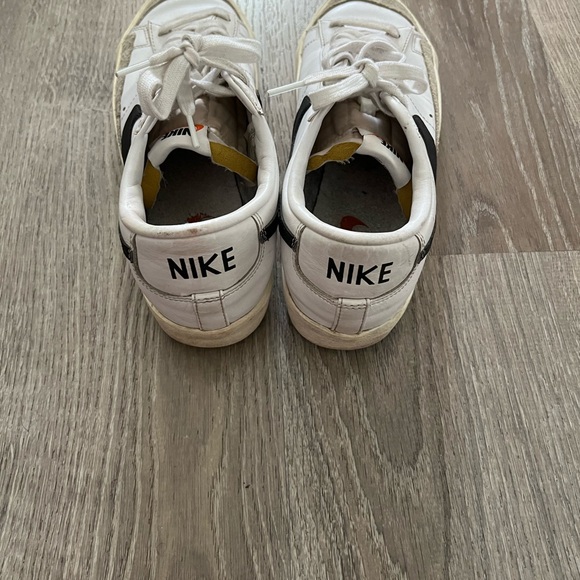 Nike Blazer Low '77 Sneaker - Picture 5 of 9